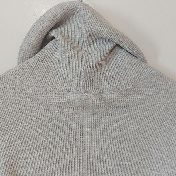 Aritzia TNA thermal cowlneck size XS - Picture 9 of 15